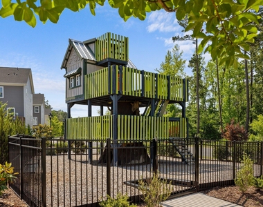 1017 Whistler Street - Photo Thumbnail 71