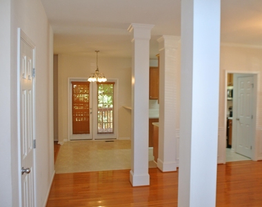 2108 Summit Drive - Photo Thumbnail 2