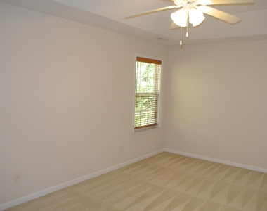 2108 Summit Drive - Photo Thumbnail 7