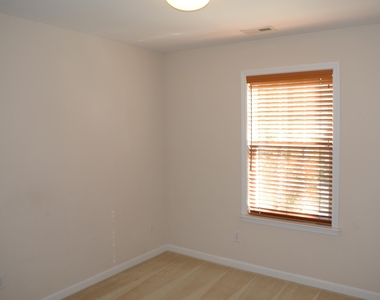 2108 Summit Drive - Photo Thumbnail 14