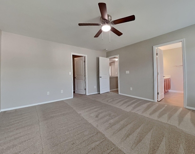 514 Kerriann Lane - Photo Thumbnail 7