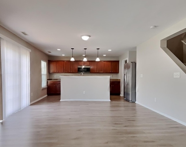 514 Kerriann Lane - Photo Thumbnail 4