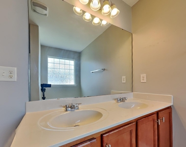 514 Kerriann Lane - Photo Thumbnail 8