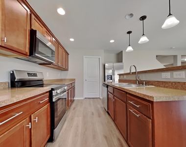 514 Kerriann Lane - Photo Thumbnail 6