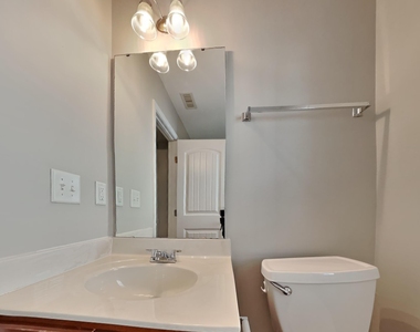 514 Kerriann Lane - Photo Thumbnail 15