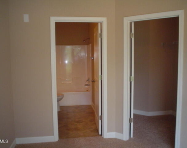 3722 Burt Drive - Photo Thumbnail 7
