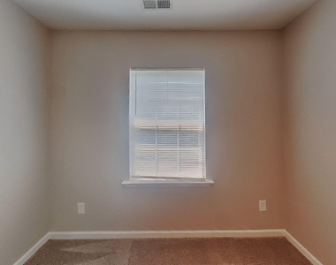 910 Statler Drive - Photo Thumbnail 9