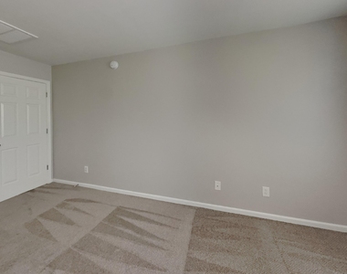 910 Statler Drive - Photo Thumbnail 6