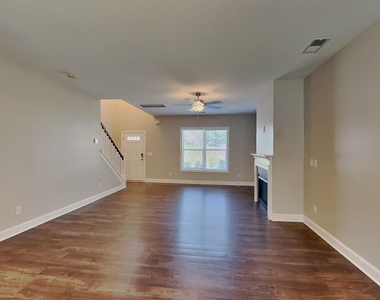 1100 Silver Farm Road - Photo Thumbnail 2