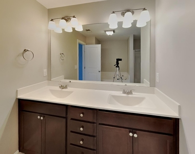 1100 Silver Farm Road - Photo Thumbnail 9