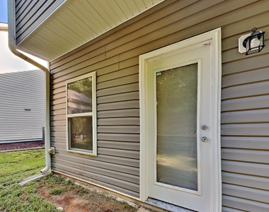 917 Leatherstone Lane - Photo Thumbnail 16