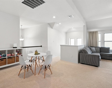 211 Brookside St - Photo Thumbnail 19