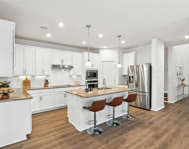 211 Brookside St - Photo Thumbnail 5