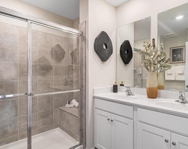 452 17th Street - Photo Thumbnail 4
