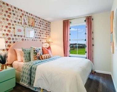 452 17th Street - Photo Thumbnail 7