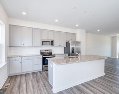 67 Swan Field Avenue - Photo Thumbnail 25