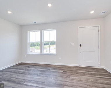 67 Swan Field Avenue - Photo Thumbnail 10