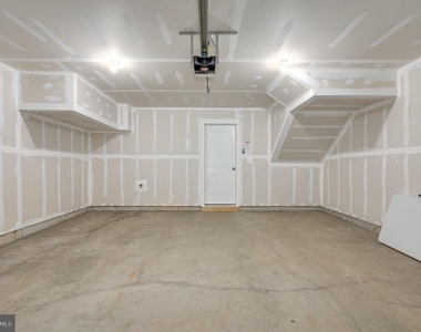 67 Swan Field Avenue - Photo Thumbnail 8