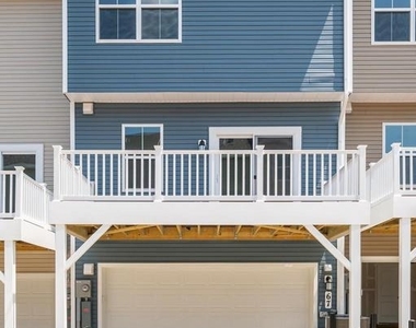 67 Swan Field Avenue - Photo Thumbnail 5