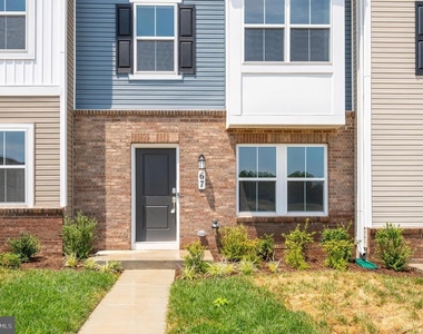 67 Swan Field Avenue - Photo Thumbnail 2