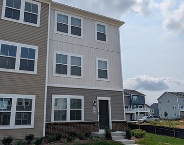 266 Swan Field Avenue - Photo Thumbnail 4