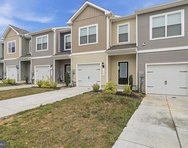 112 Paddington St - Photo Thumbnail 2