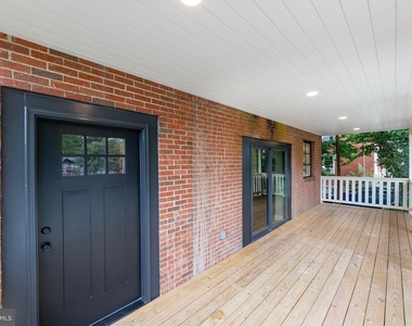 903 Orchard Avenue - Photo Thumbnail 3