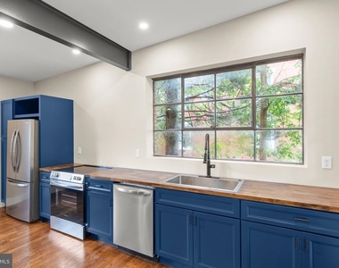 903 Orchard Avenue - Photo Thumbnail 12