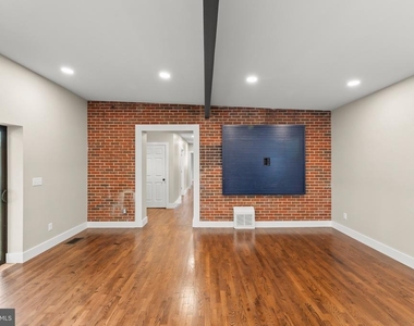 903 Orchard Avenue - Photo Thumbnail 11