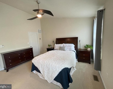 706 Bunker Lane - Photo Thumbnail 9