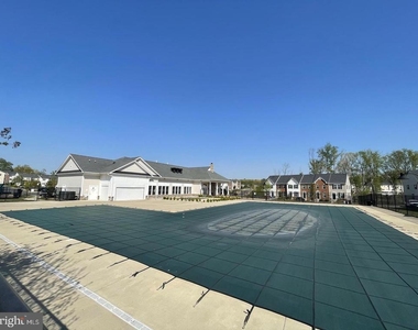 706 Bunker Lane - Photo Thumbnail 27