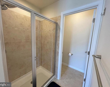 706 Bunker Lane - Photo Thumbnail 18