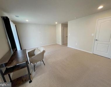 706 Bunker Lane - Photo Thumbnail 15