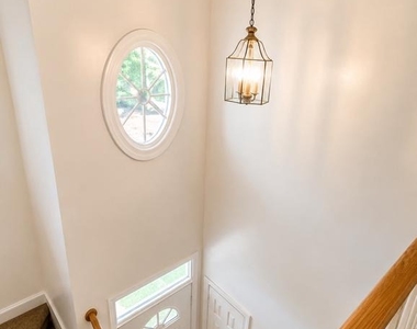 203 W Park Drive - Photo Thumbnail 9
