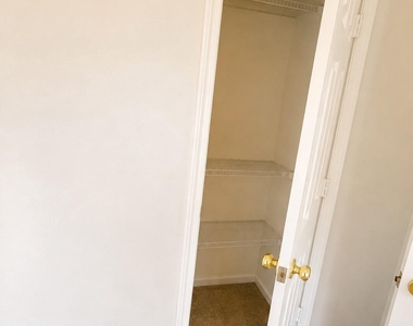 203 W Park Drive - Photo Thumbnail 12