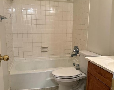 721 Olde Greenwich Circle - Photo Thumbnail 11