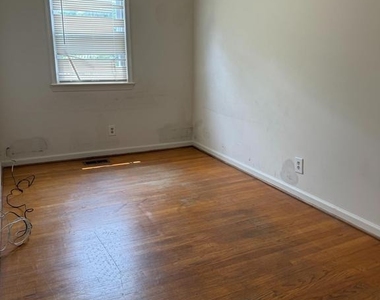 721 Olde Greenwich Circle - Photo Thumbnail 9