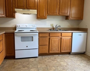 721 Olde Greenwich Circle - Photo Thumbnail 3