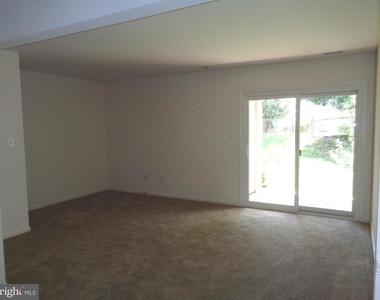 721 Olde Greenwich Circle - Photo Thumbnail 6