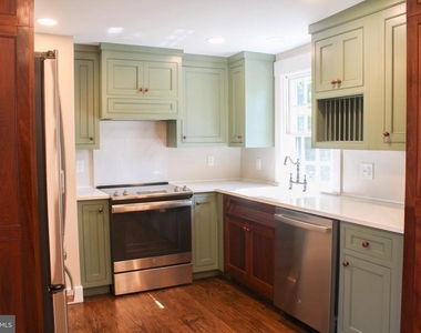 242 Fort Bowman Road - Photo Thumbnail 3