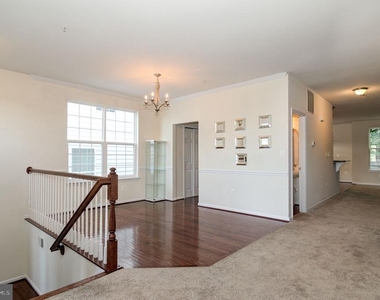 3401 Eagle Ridge Drive - Photo Thumbnail 4