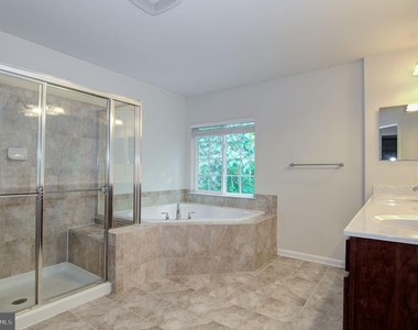 3401 Eagle Ridge Drive - Photo Thumbnail 28