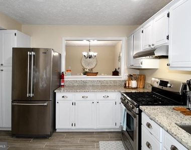 11944 Cardamom Drive - Photo Thumbnail 15