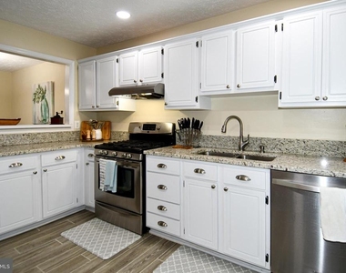 11944 Cardamom Drive - Photo Thumbnail 14