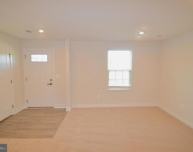 11328 Willow Green Circle - Photo Thumbnail 5