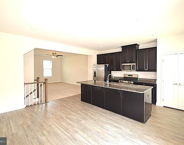 11328 Willow Green Circle - Photo Thumbnail 17
