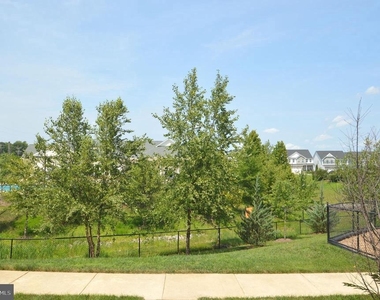 11328 Willow Green Circle - Photo Thumbnail 43