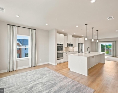 8046 Williamson Boulevard Ne - Photo Thumbnail 8