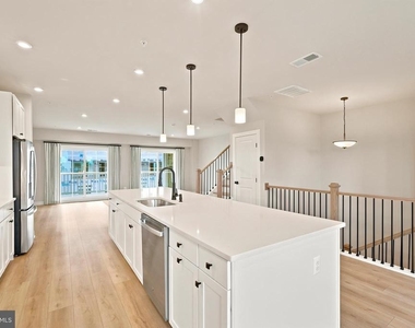 8046 Williamson Boulevard Ne - Photo Thumbnail 6