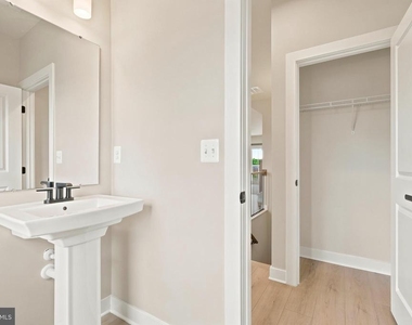 8046 Williamson Boulevard Ne - Photo Thumbnail 17